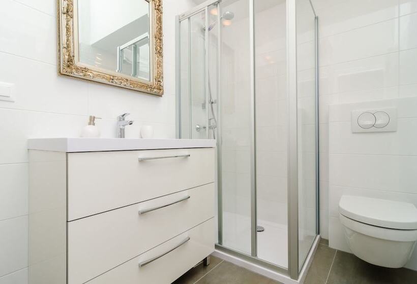 بنسيون Cinema View House