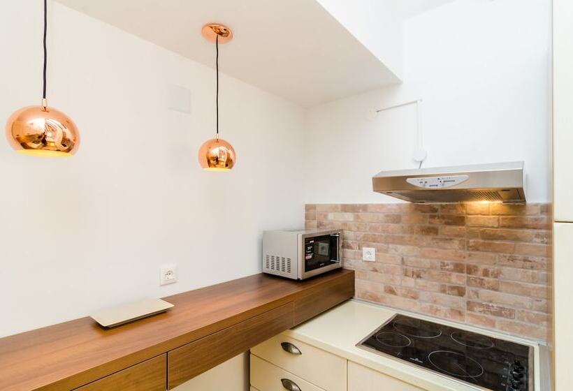 بنسيون Cinema View House