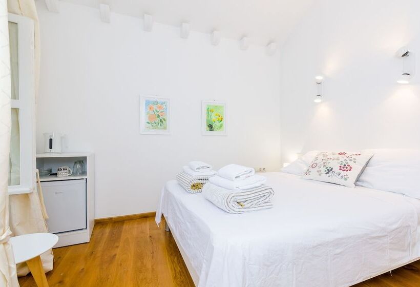 بنسيون Cinema View House