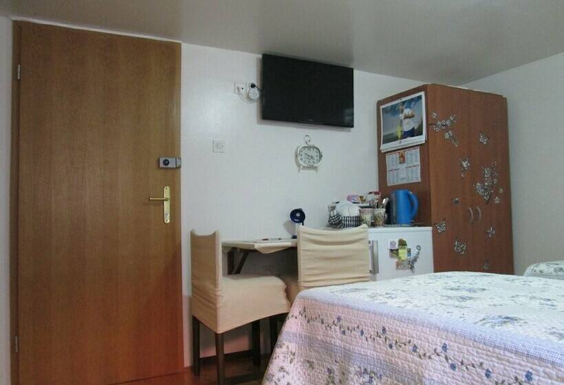 Pensão Cozy En Suite Rm On Dumanica