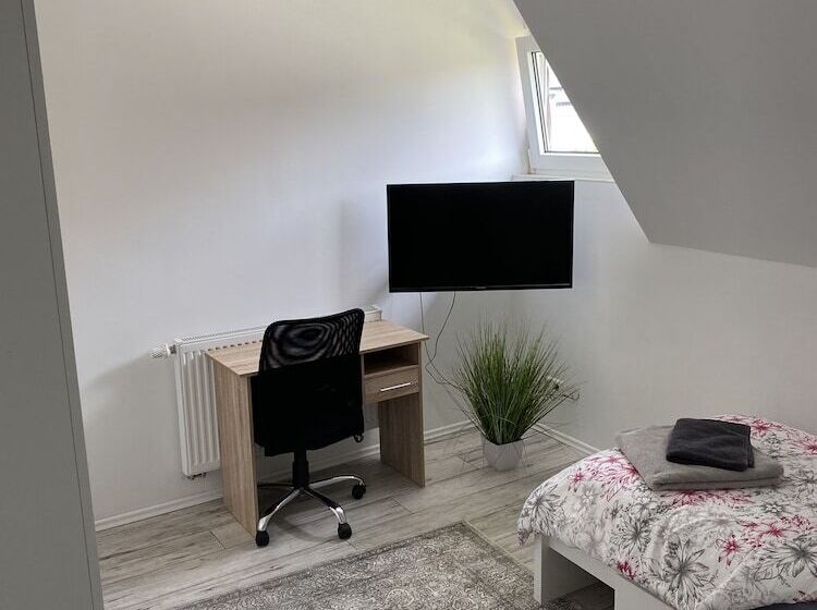 פנסיון Damm Apartments