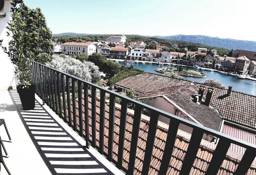 פנסיון Mediteran Hvar   Modern Rooms And Restaurant, B&b