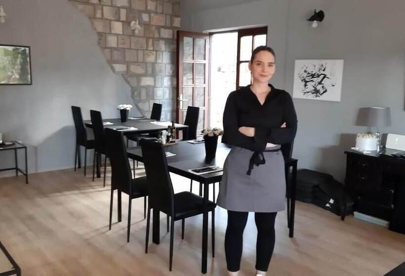 פנסיון Mediteran Hvar   Modern Rooms And Restaurant, B&b