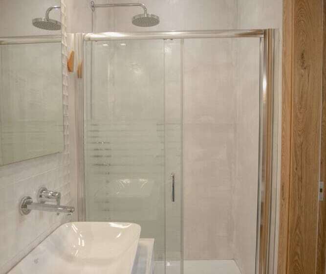 פנסיון Oikia Guesthouse