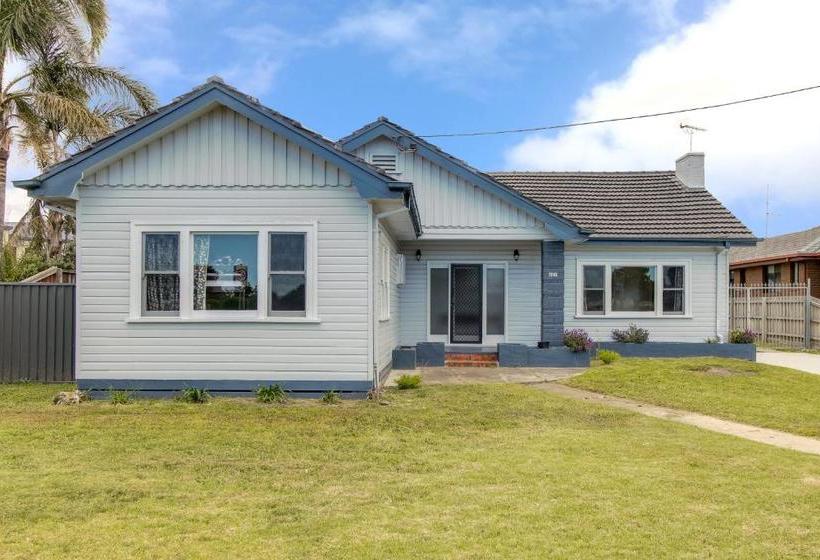 Seashells Lakes Entrance