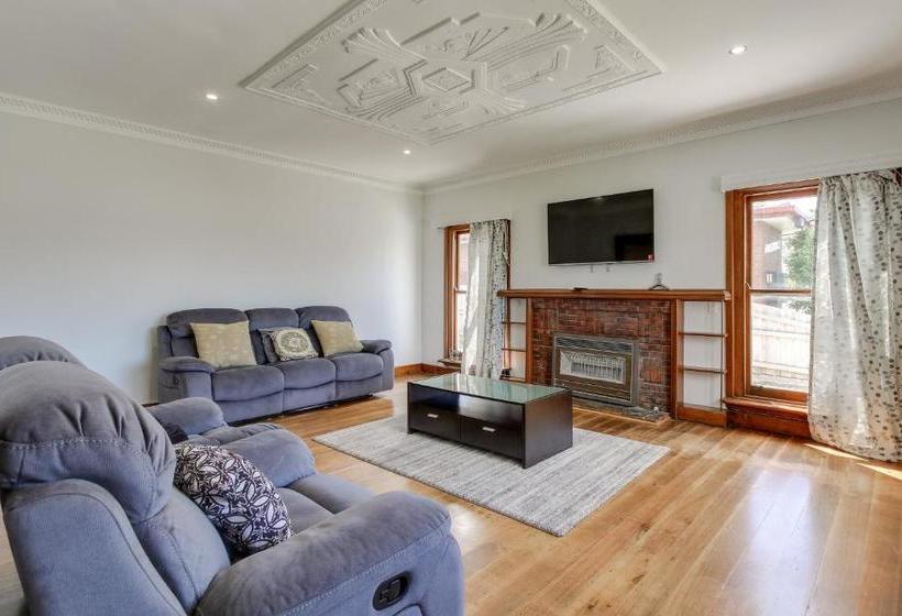 Seashells Lakes Entrance