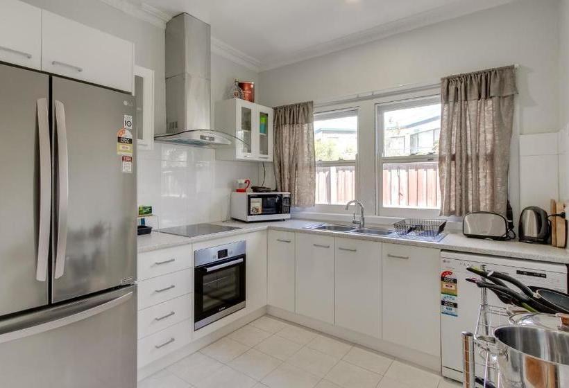 Seashells Lakes Entrance