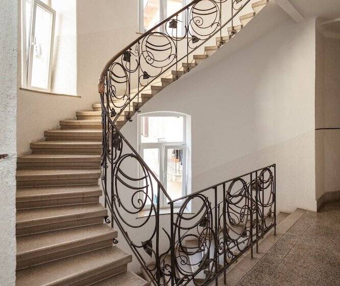 Villa Muenz Luxurious Residence