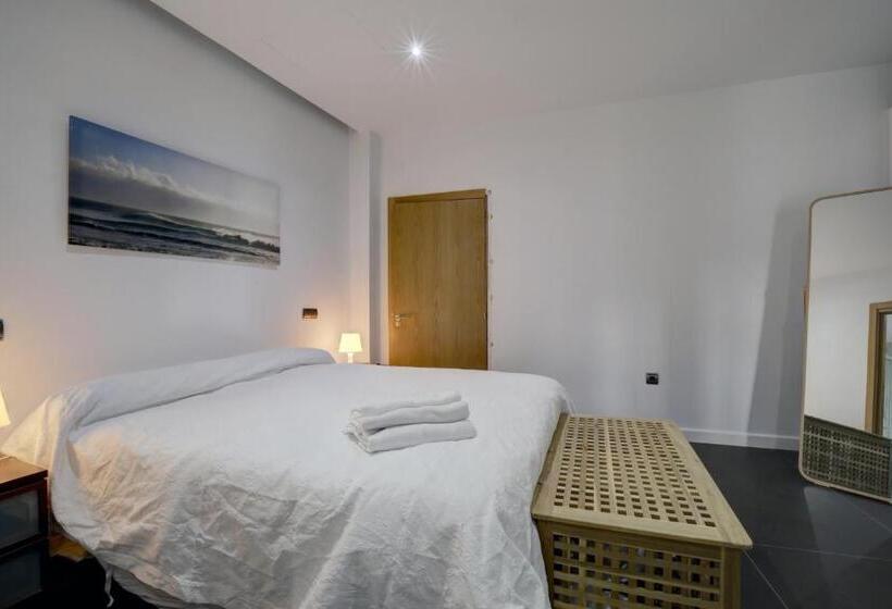 Wonderful Views In Luxury Apartment