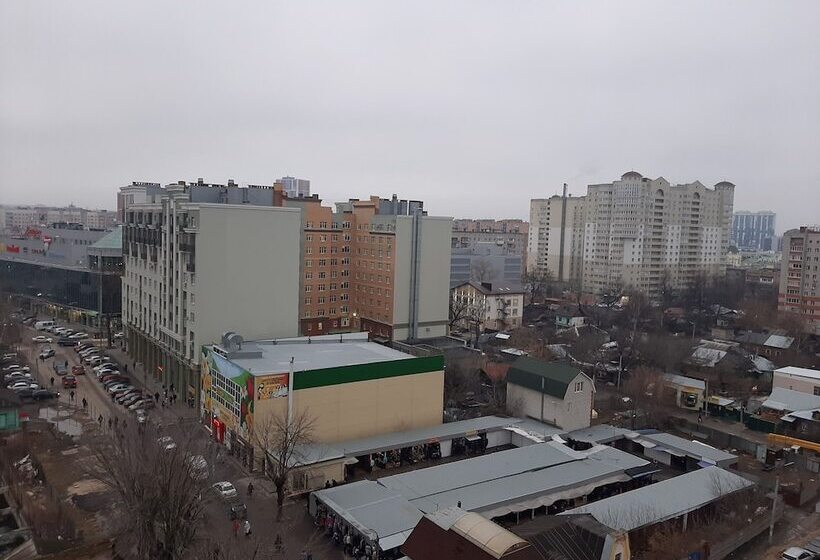 Apartment On Maksima Gorkogo 32