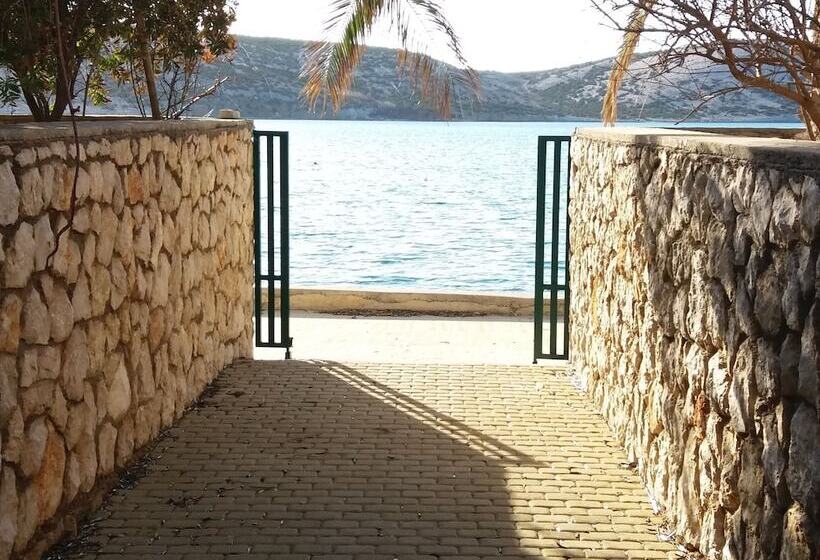 Apartments Next To The Sea Maris