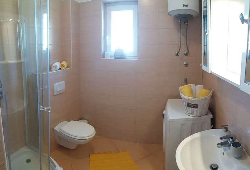 Apartments Next To The Sea Maris