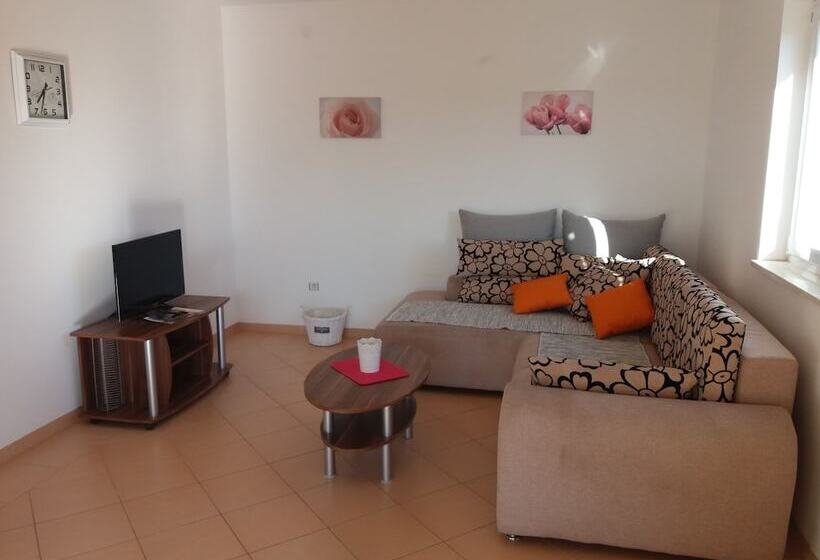 Apartments Next To The Sea Maris