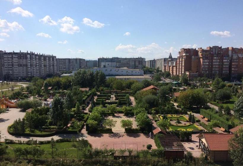 Apartments On Aviatorov 33