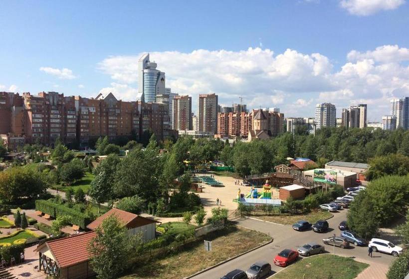 Apartments On Aviatorov 33