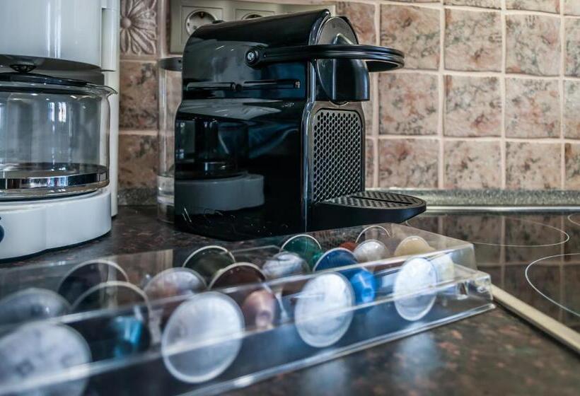 Artemis By Akroploro