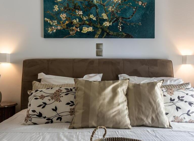 Artemis By Akroploro