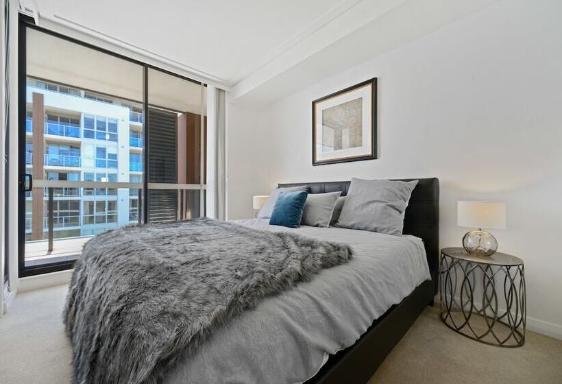 Deluxe Retreat In The Centre Of Convenience