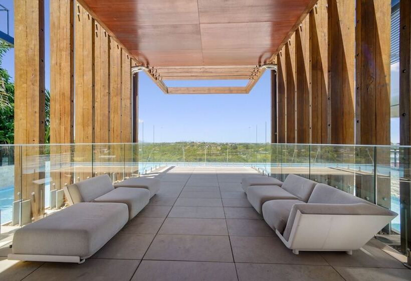 Deluxe Retreat In The Centre Of Convenience