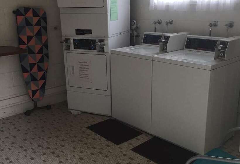 فندق Acacia Caravan Park & Holiday Units