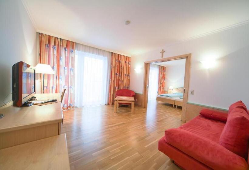 هتل Zum Kirchenwirt Mariazell