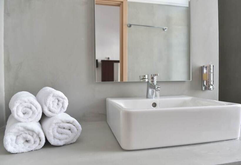 펜션 Douskos Guesthouse