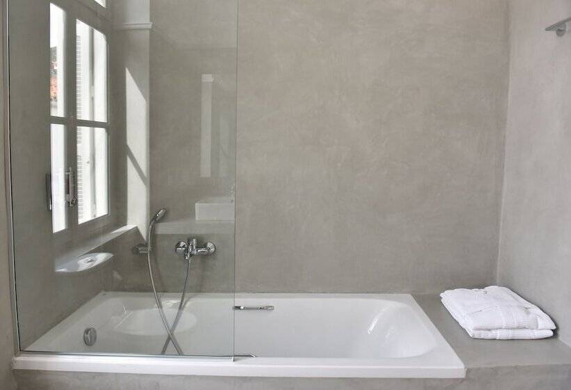 펜션 Douskos Guesthouse