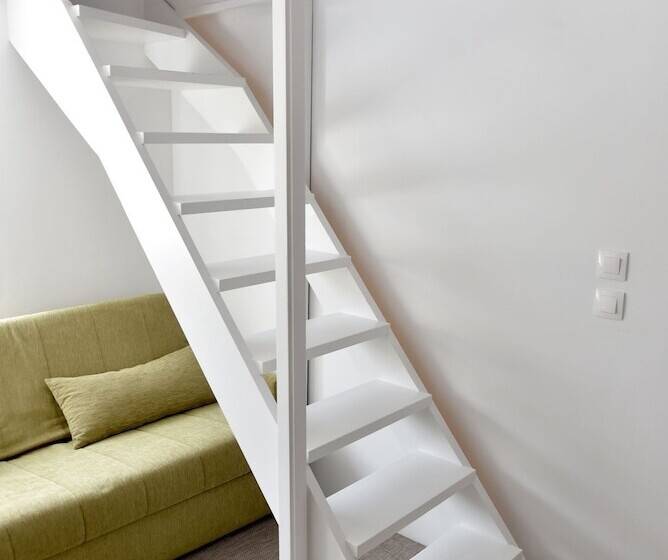 펜션 Douskos Guesthouse