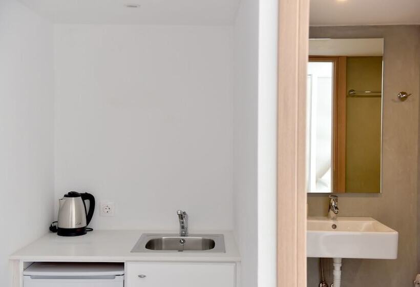 펜션 Douskos Guesthouse