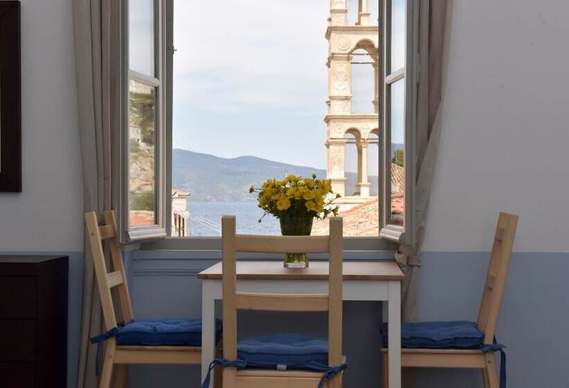 펜션 Douskos Guesthouse