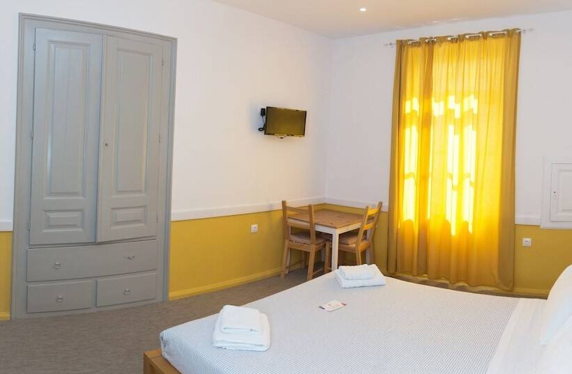 펜션 Douskos Guesthouse