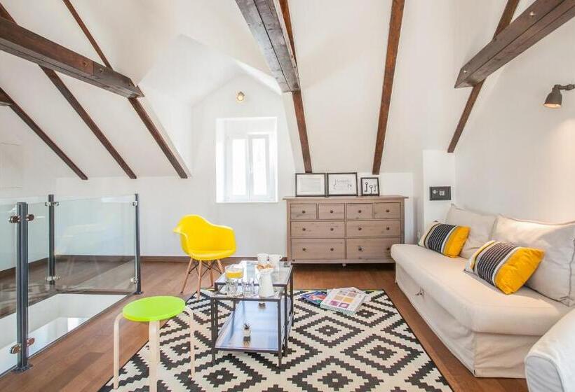 Tinel Longo, Holiday Home For Up To 8, City Center, Bbq, Terrace