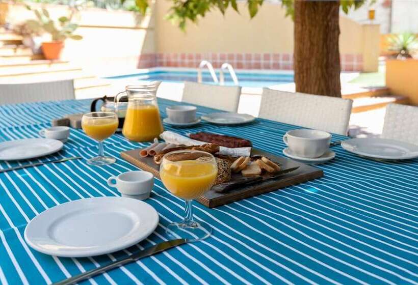 Vista Roses Mar   Villa Laura