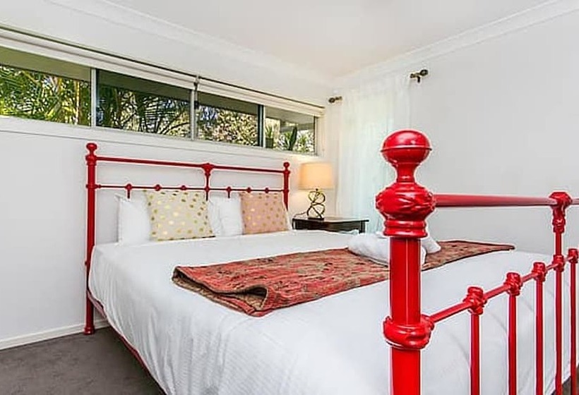 Your Luxury Escape   Red Bohemian