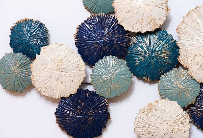 A Diamond Of 140 M2 In Platonas Ancient Athens