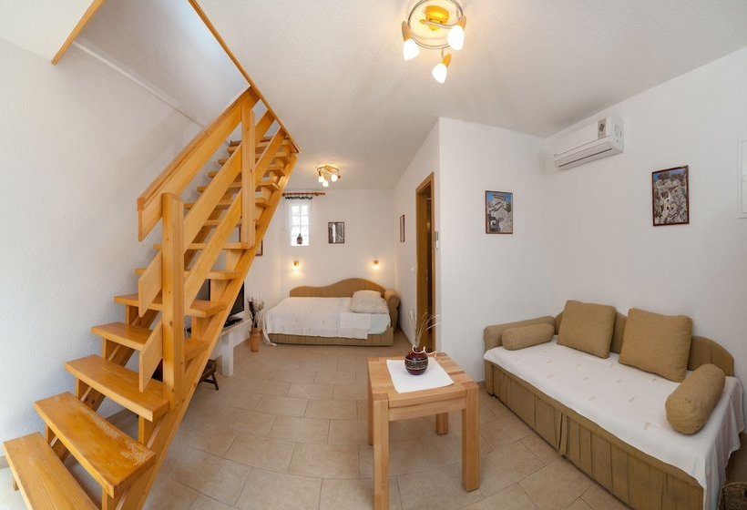 Apartments Mande And Kate