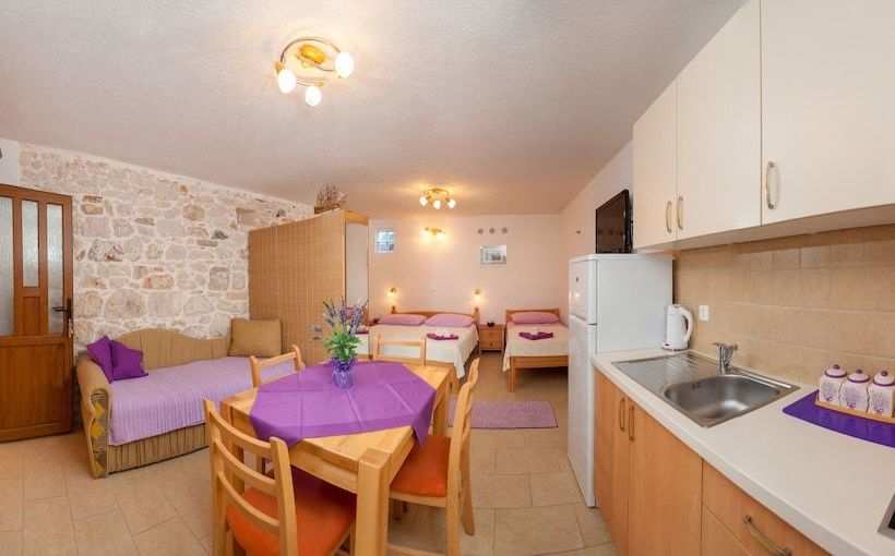 Apartments Mande And Kate