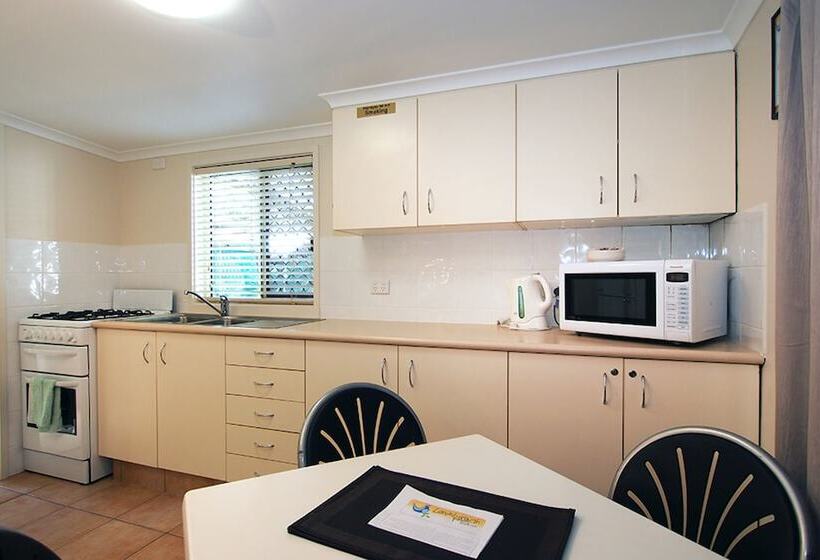 Landsborough Holiday Park