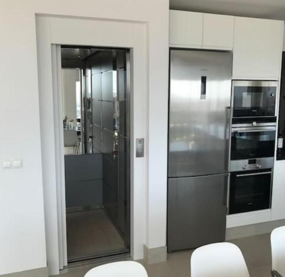 Luxury Villa With Heated Pool For 12 To 14 People