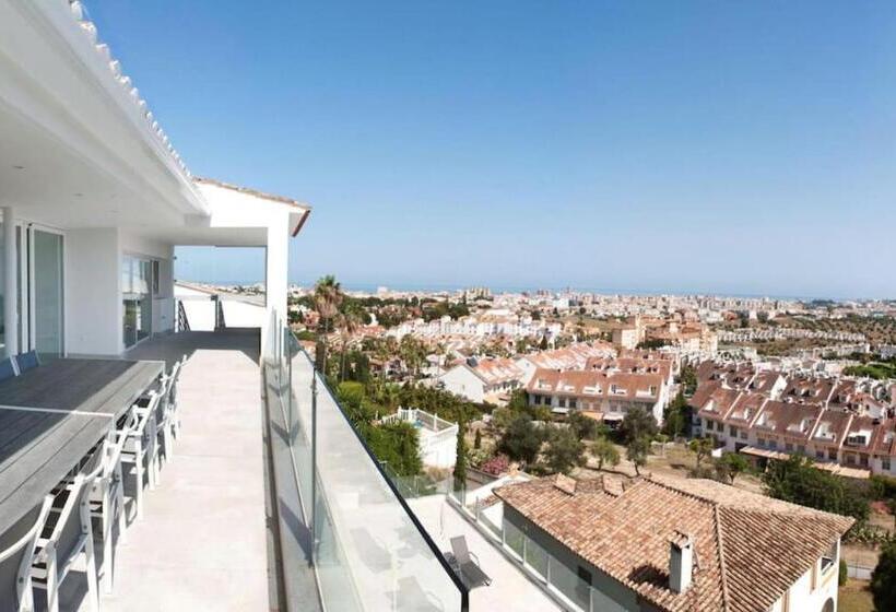 Luxury Villa With Heated Pool For 12 To 14 People