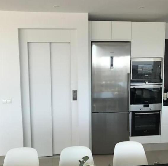 Luxury Villa With Heated Pool For 12 To 14 People