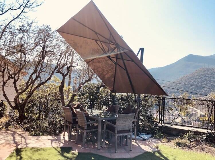 بنسيون Casa Les Pomeretes