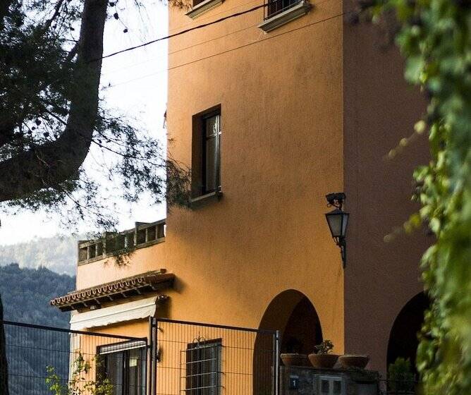 بنسيون Casa Les Pomeretes