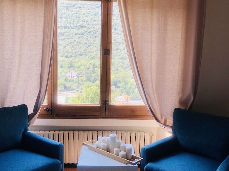 بنسيون Casa Les Pomeretes