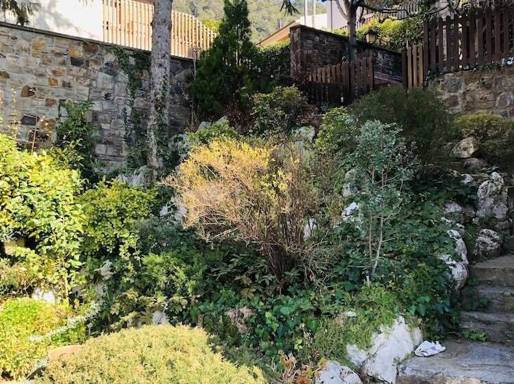 بنسيون Casa Les Pomeretes