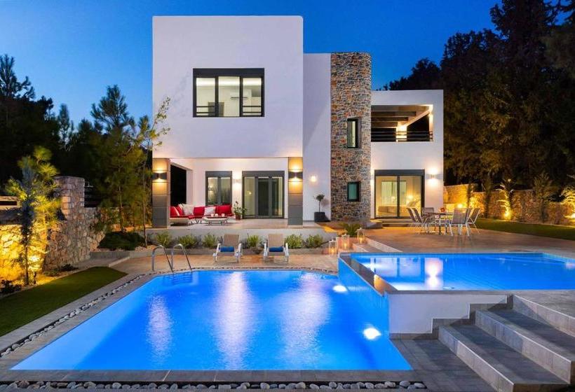 Villa Summer Light