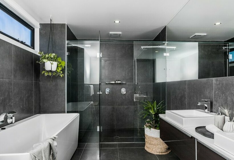 A Perfect Stay   Catalinas