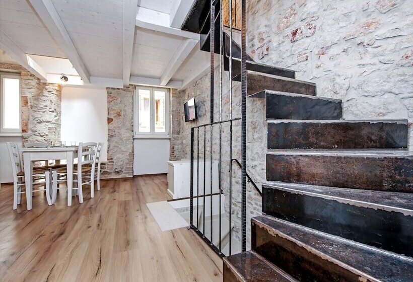 Apartments Casa Roccia Bianca