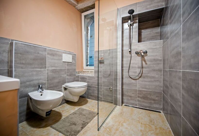 Apartments Casa Roccia Bianca