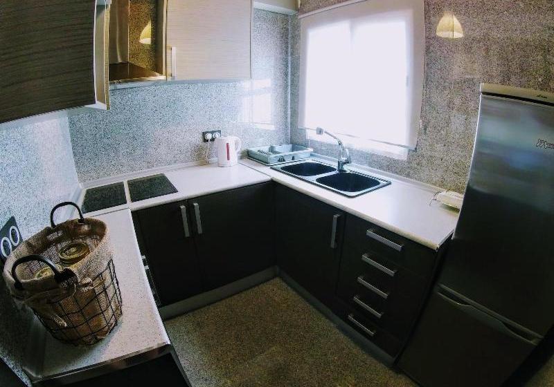 Bonito Chalet Con Piscina Cerca Del Mar